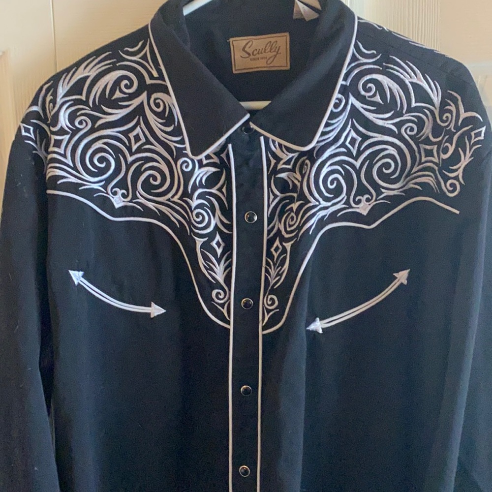Scully , 2XL with black glass snaps